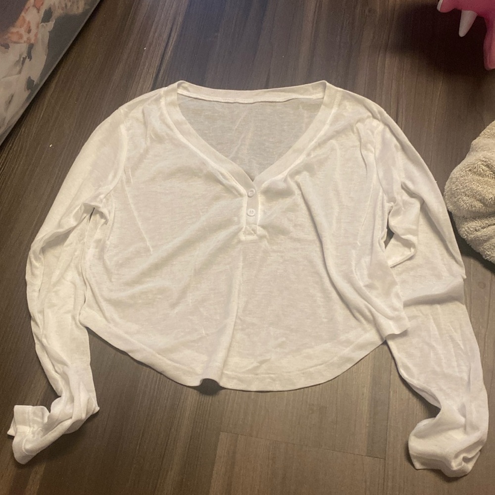 Halara XL (10) cropped white Henley